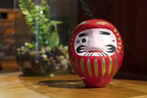 Daruma con un ojo pintado